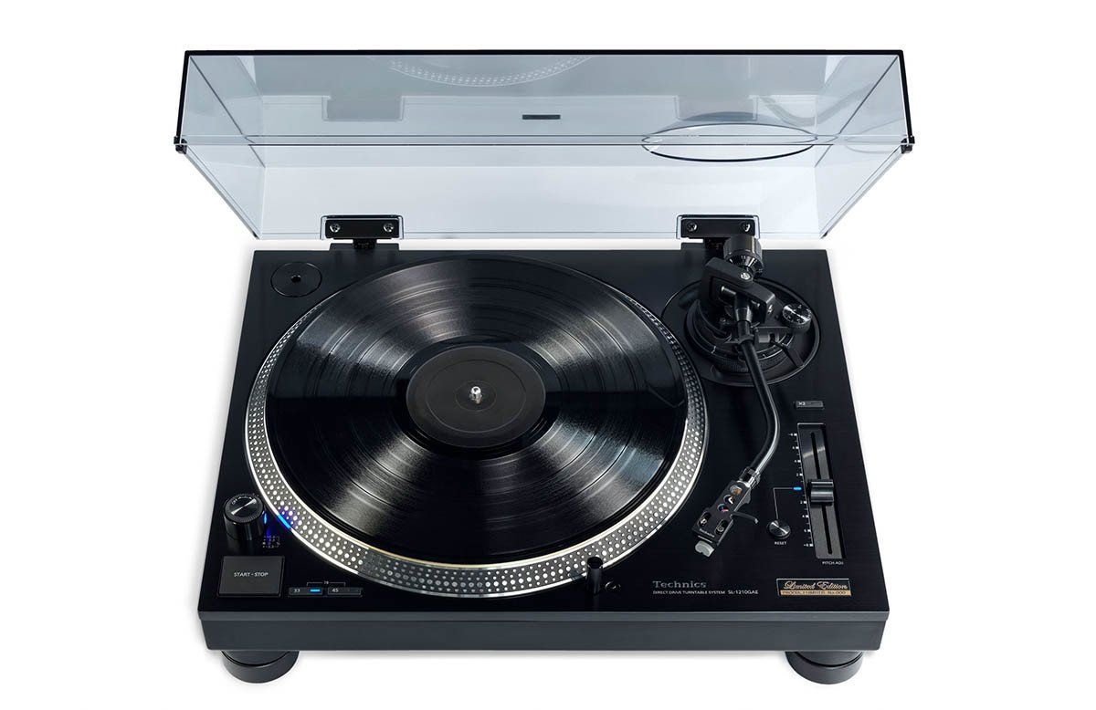 El nuevo modelo Technics SL-1210GAE presenta un aspecto totalmente negro