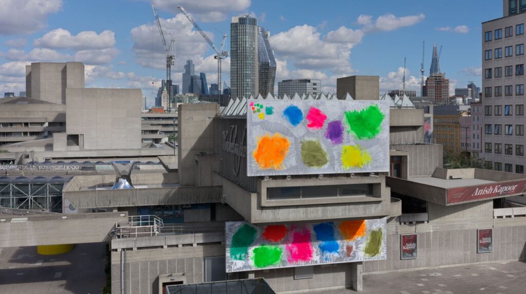 Audemars Piguet y la artista Renée Levi transforman la fachada de la Hayward Gallery