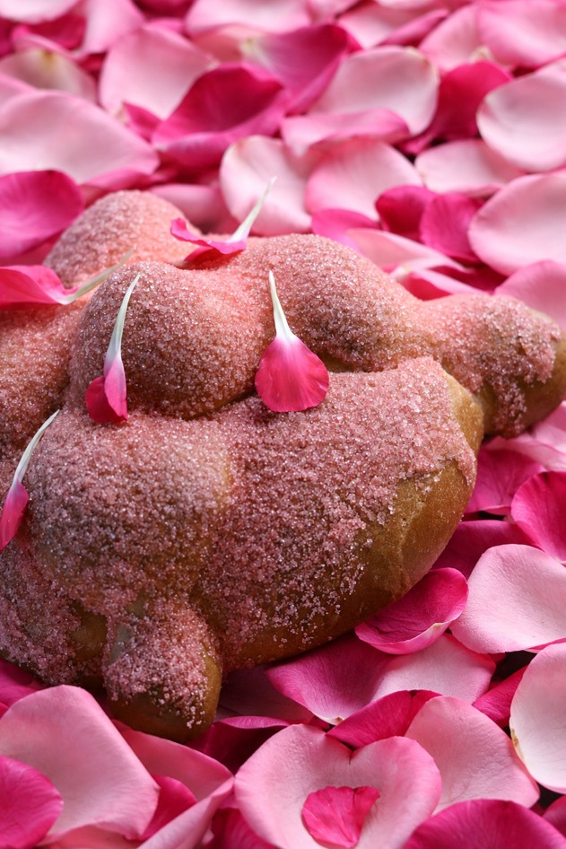 Minor Hotels se suma a Octubre Rosa con una edición especial de Pan de Muerto