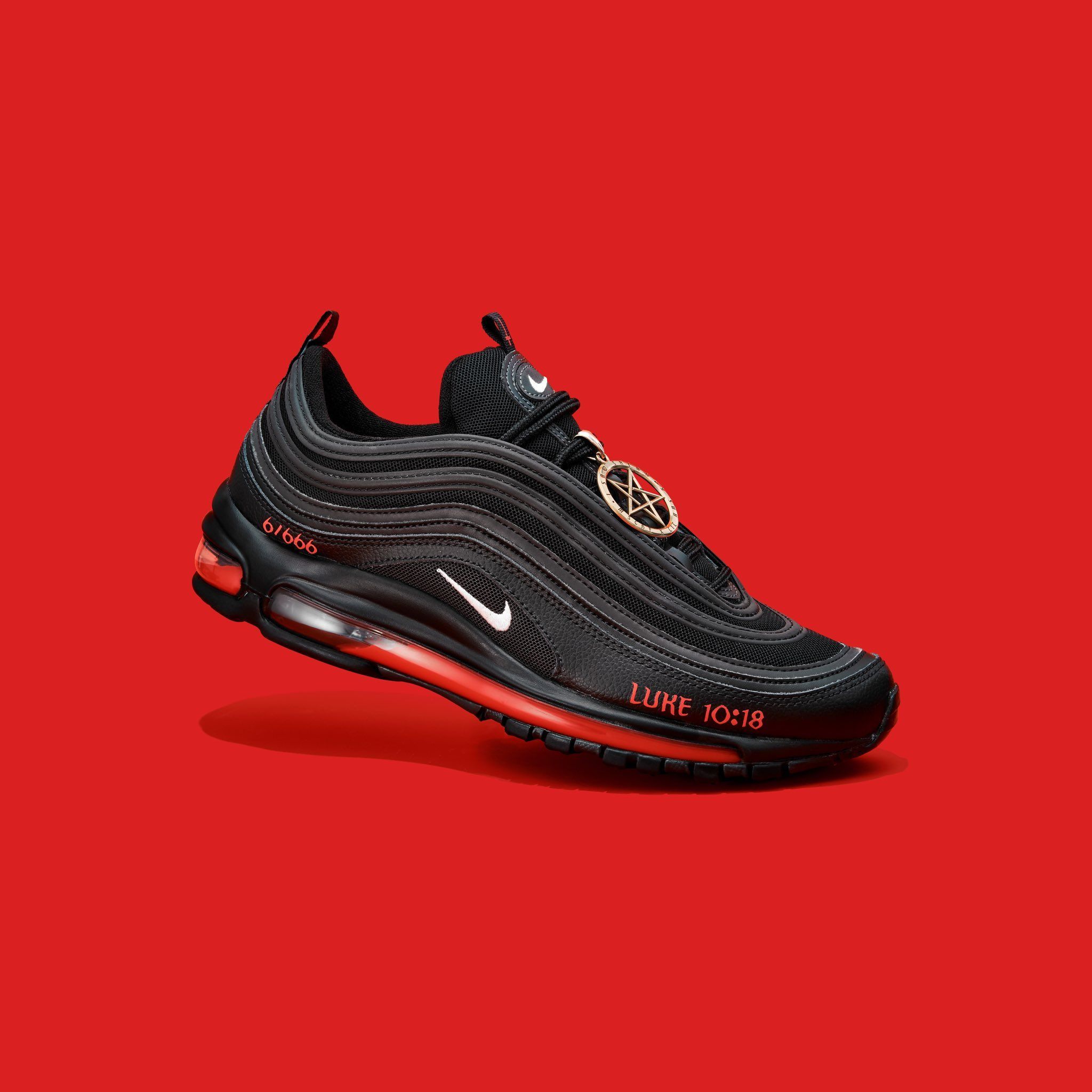 Nike Satan: Los sneakers que contienen sangre humana