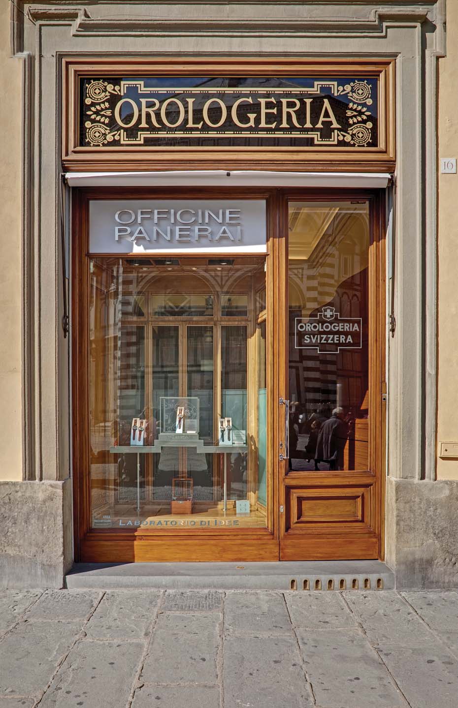 Panerai celebra el centenario de su histórica boutique con una exposición