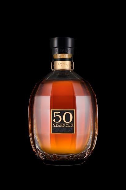 The Glenrothes subasta botella de whisky en 54,000 USD