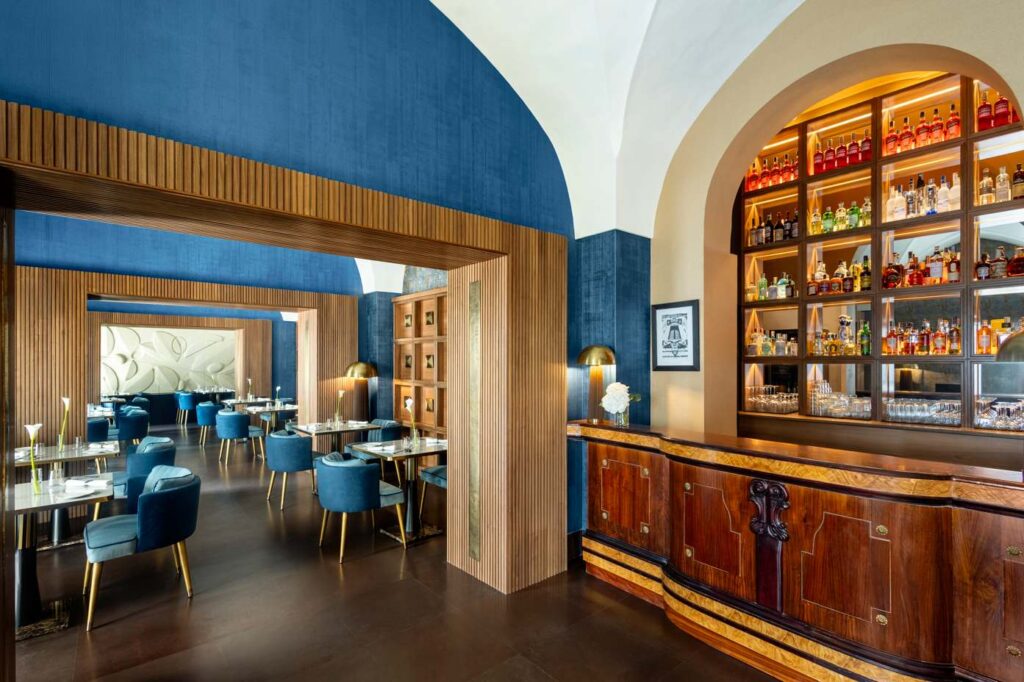 Tivoli Palazzo 1880 Lecce Hotel ofrece lujo y hospitalidad en un histórico palacio en Italia