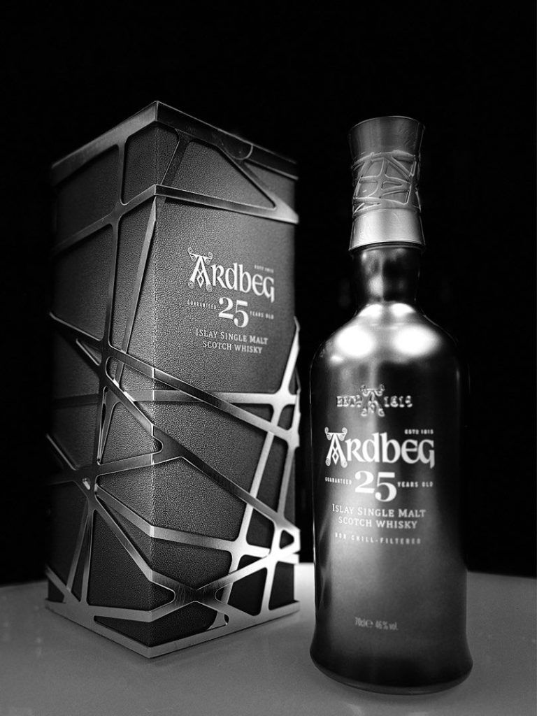 Ardbeg whiskey ahumado