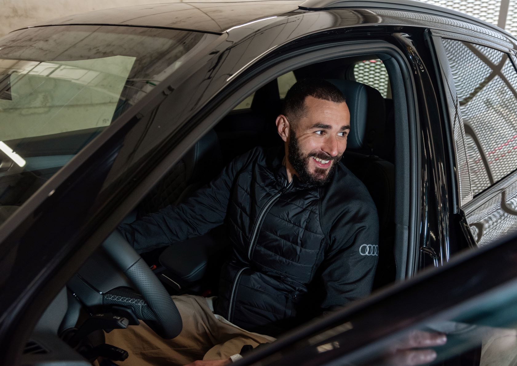 Jugadores del Real Madrid C.F. reciben sus nuevos Audi
