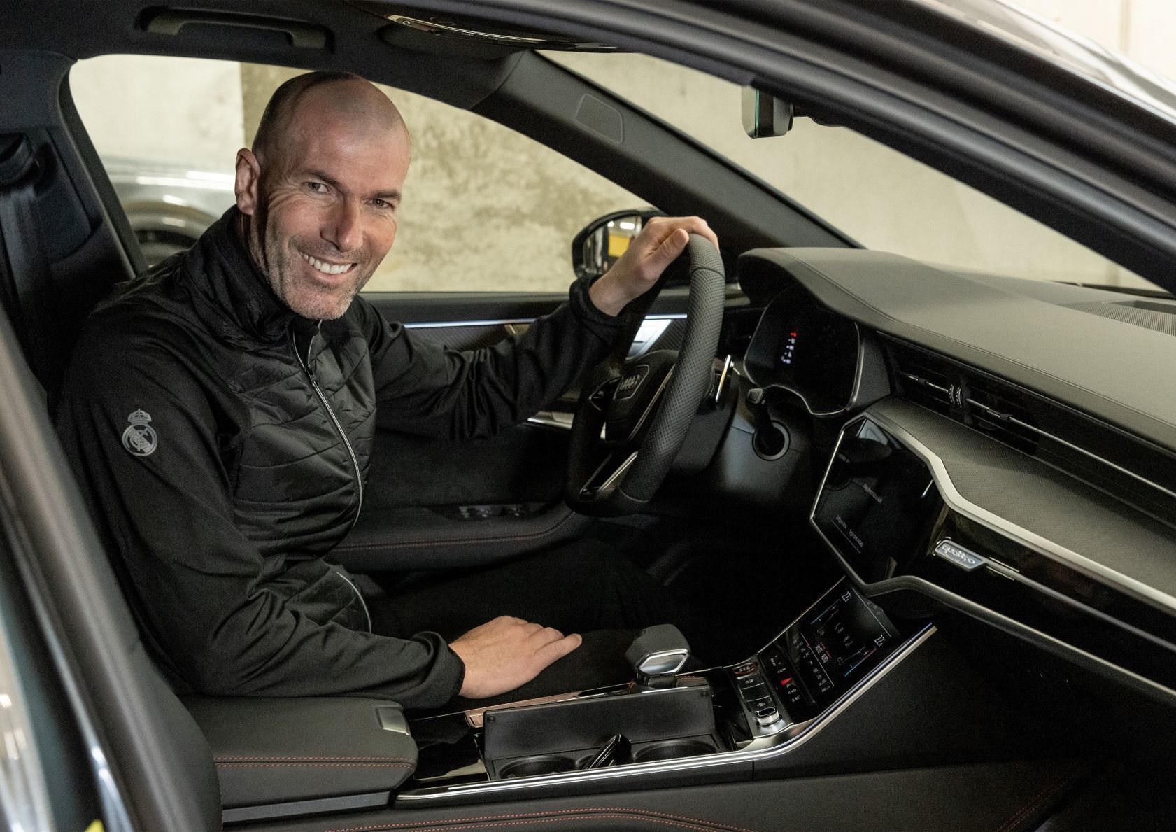 Jugadores del Real Madrid C.F. reciben sus nuevos Audi