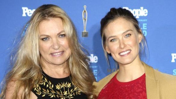 Bar Rafaeli y su madre