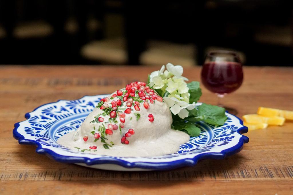 Cuando pensamos en la gastronomía mexicana, opciones nos sobran, como los chiles en nogada y el tequila Cuando pensamos en la gastronomía mexicana, opciones nos sobran, como los chiles en nogada y el tequila