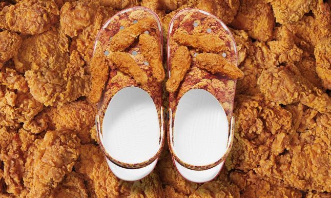 Kentucky Fried Chicken x Crocs son una realidad. Aunque dudamos que haya fans de los Crocs -y de Kentucky Fried Chicken (KFC) Kentucky Fried Chicken x Crocs son una realidad. Aunque dudamos que haya fans de los Crocs -y de Kentucky Fried Chicken (KFC)