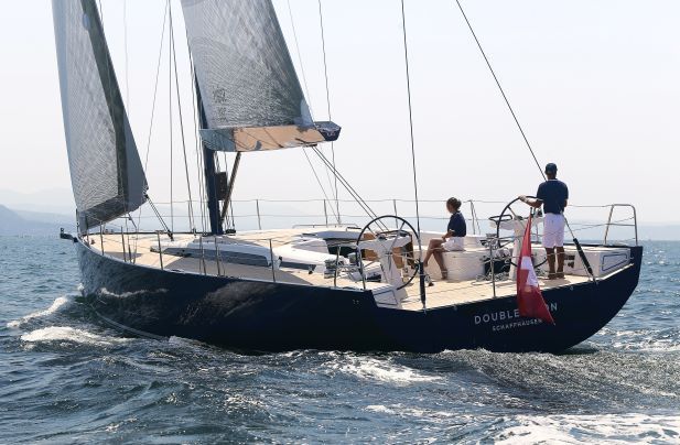 IWC Schaffhausen y su socio Solaris Yachts han colaborado en la creación de un velero