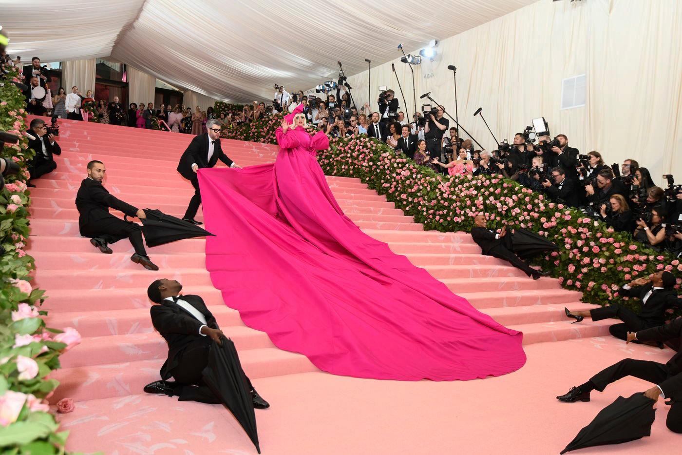 Lady Gaga llena de glamour la gala Met 2019