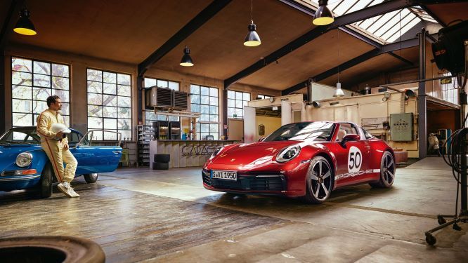 Porsche 911 Targa 4S Heritage Design 