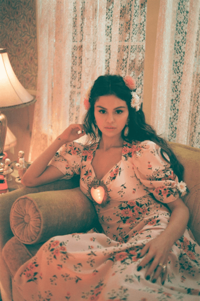 Selena Gomez canta en español "De una vez"