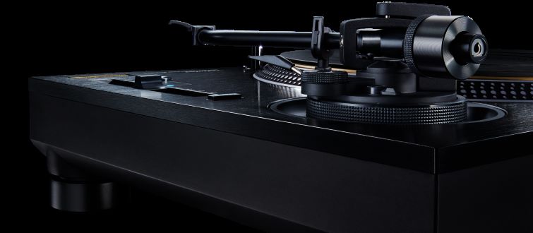 El nuevo modelo Technics SL-1210GAE presenta un aspecto totalmente negro
